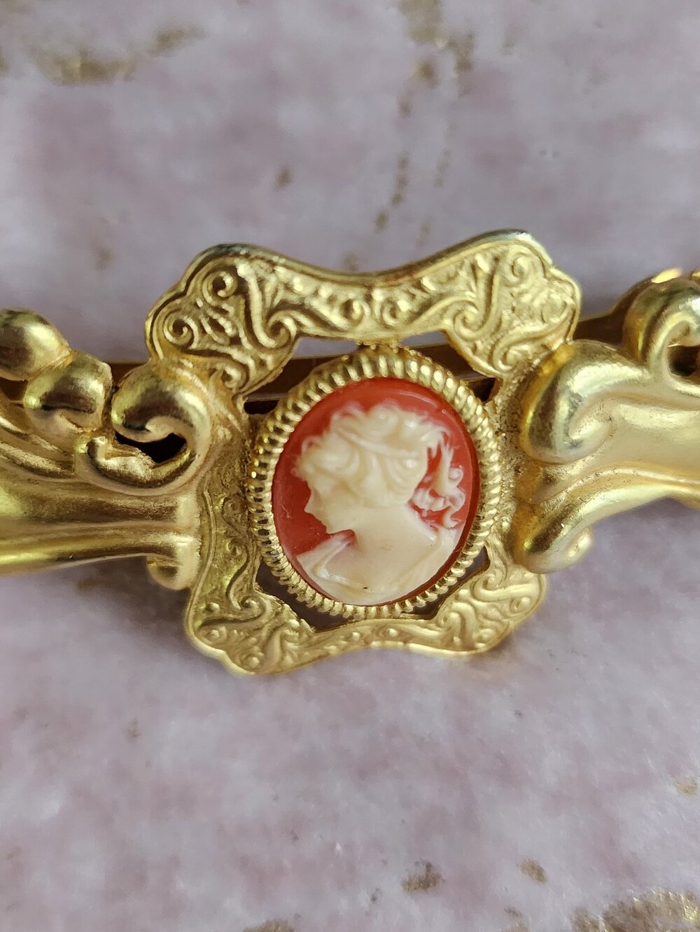HAIR CLIP | Cameo Goldtone Hair Clip - Picture 3 of 17